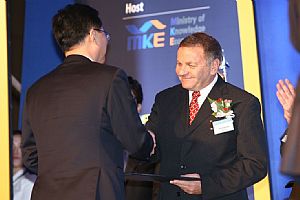 IMC President Wins Prestigious Korean Award